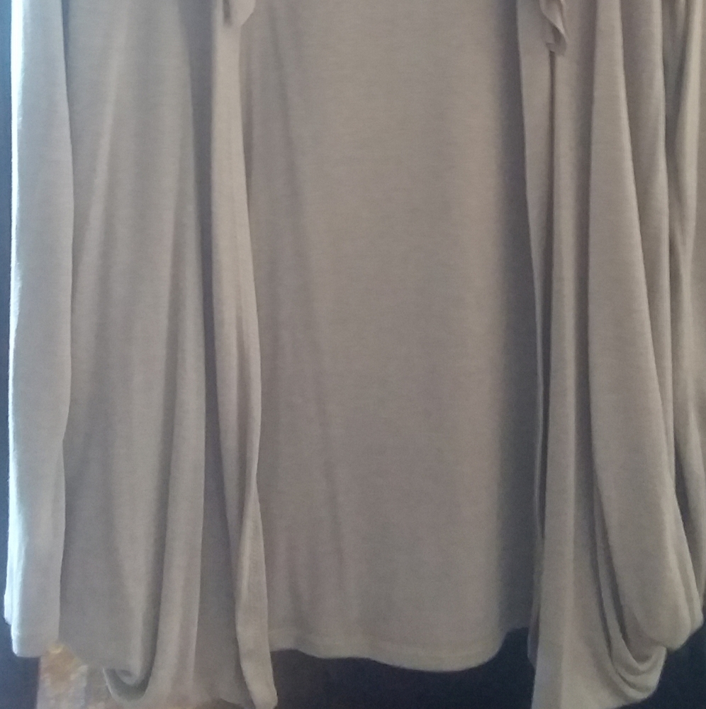 NWOT Ruffled Cardigan - Picture 2 of 3